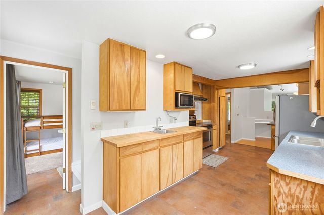 4243 Timberline Road, Clinton, WA 98236