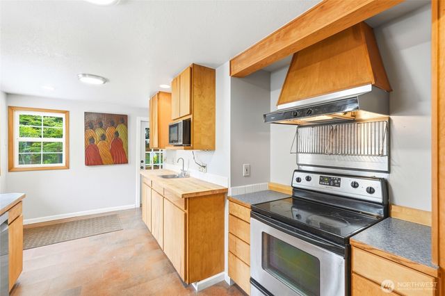 4243 Timberline Road, Clinton, WA 98236