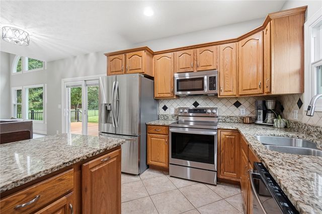 7260 Stone Ridge Drive, Springboro, OH 45066