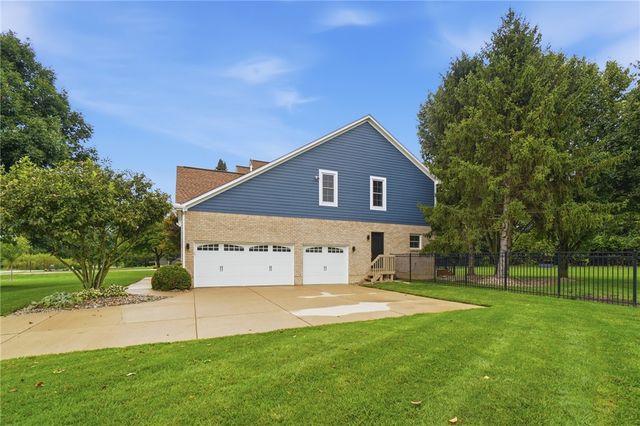 7260 Stone Ridge Drive, Springboro, OH 45066