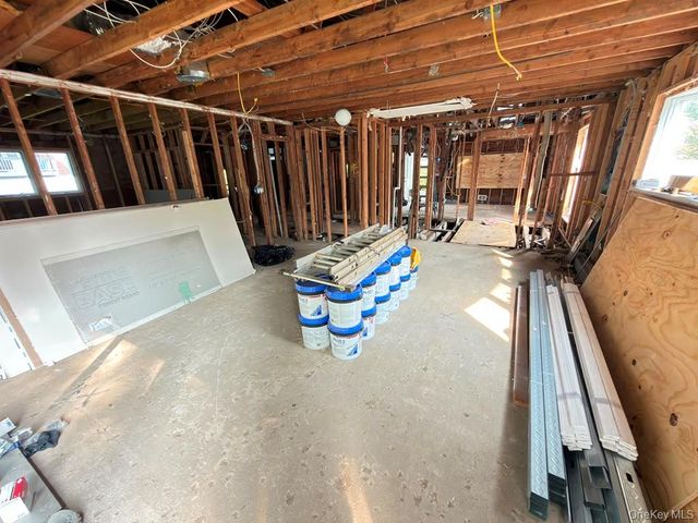 9 Babbitt Court, Elmsford, NY 10523