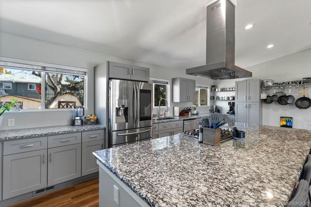 6652 Zinnia Street, Arvada, CO 80004