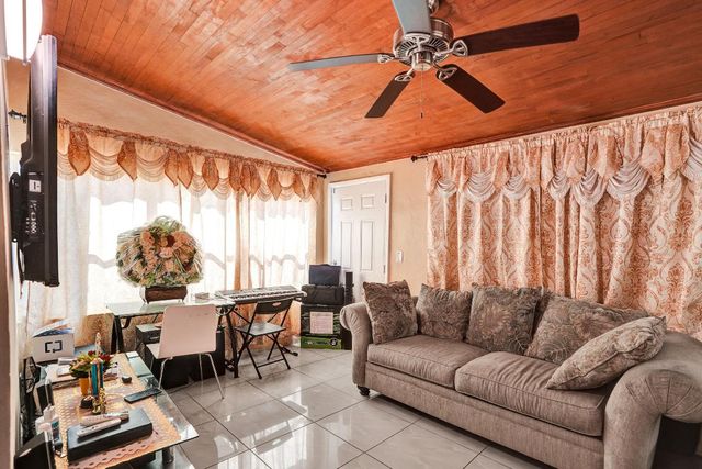 515 NE 139 Street, North Miami, FL 33161