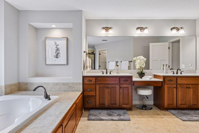 16527 75th Avenue N, Maple Grove, MN 55311