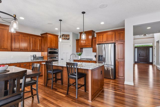 16527 75th Avenue N, Maple Grove, MN 55311