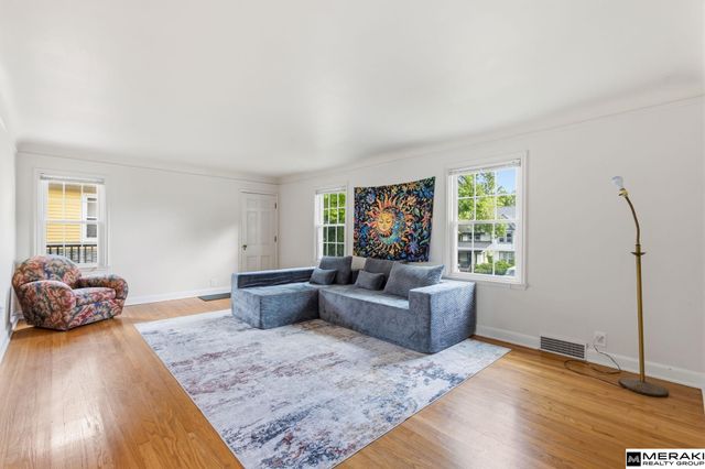 4816 Davenport Street, Omaha, NE 68132