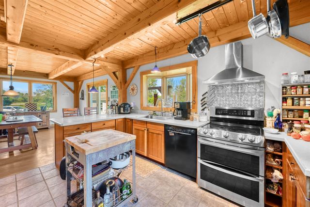 732 Station Road, North Hero, VT 05474