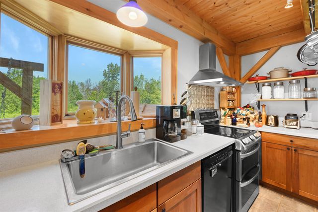 732 Station Road, North Hero, VT 05474