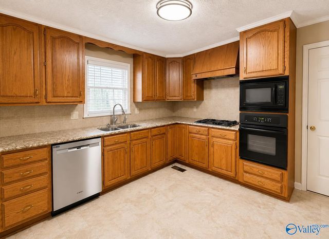 2414 Surrey Lane SE, Decatur, AL 35601