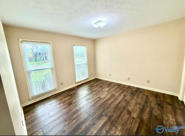 2414 Surrey Lane SE, Decatur, AL 35601