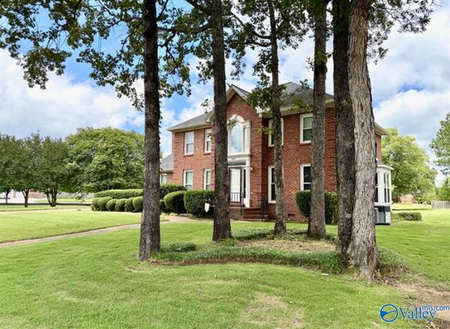 2414 Surrey Lane SE, Decatur, AL 35601