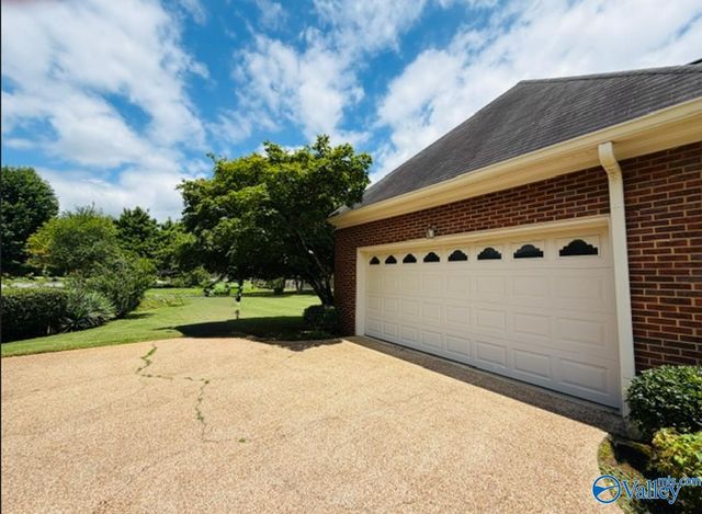 2414 Surrey Lane SE, Decatur, AL 35601
