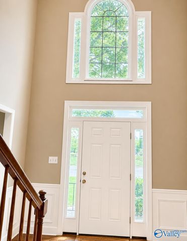 2414 Surrey Lane SE, Decatur, AL 35601