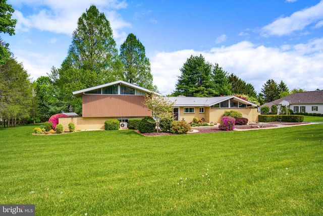 2149 STONECREST DR, Lancaster, PA 17601
