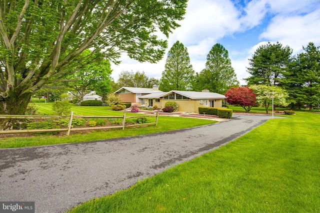 2149 STONECREST DR, Lancaster, PA 17601