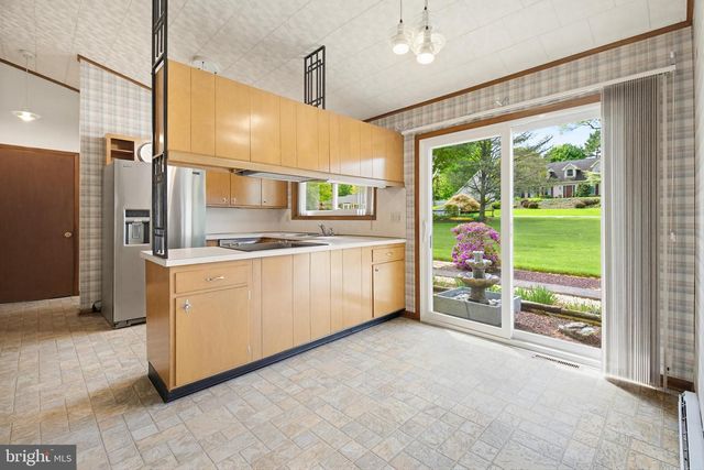2149 STONECREST DR, Lancaster, PA 17601
