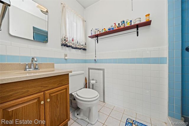 1632 Bolton Street, Walled Lake, MI 48390