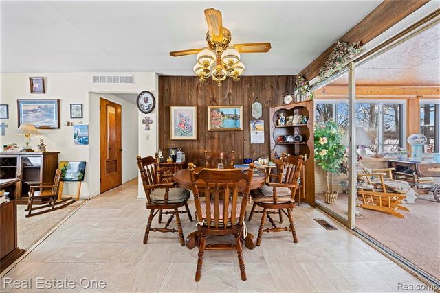 1632 Bolton Street, Walled Lake, MI 48390