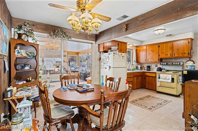 1632 Bolton Street, Walled Lake, MI 48390