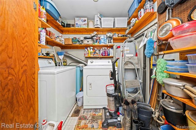 1632 Bolton Street, Walled Lake, MI 48390