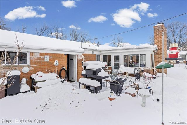 1632 Bolton Street, Walled Lake, MI 48390