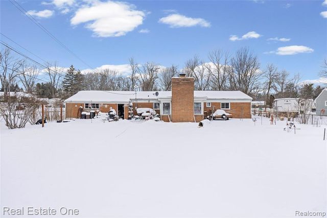 1632 Bolton Street, Walled Lake, MI 48390