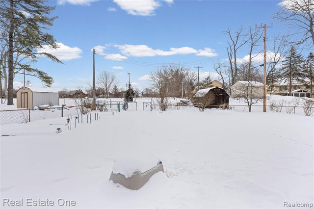 1632 Bolton Street, Walled Lake, MI 48390