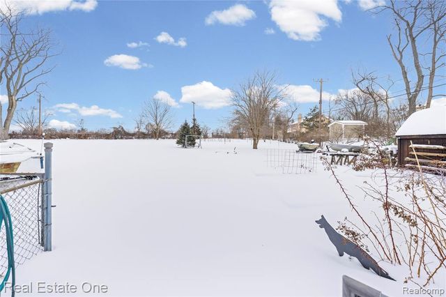 1632 Bolton Street, Walled Lake, MI 48390