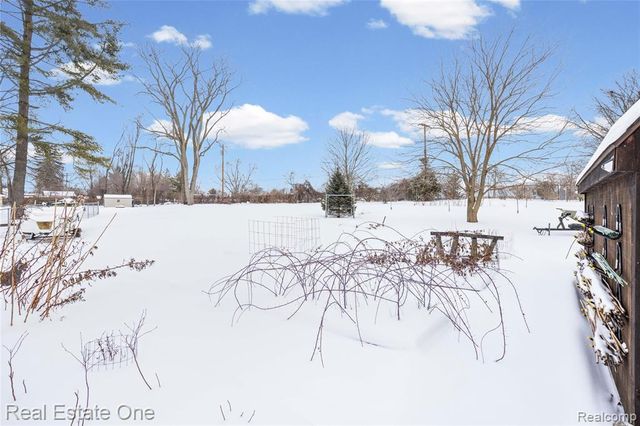 1632 Bolton Street, Walled Lake, MI 48390