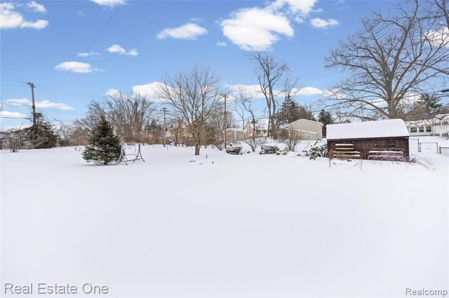 1632 Bolton Street, Walled Lake, MI 48390