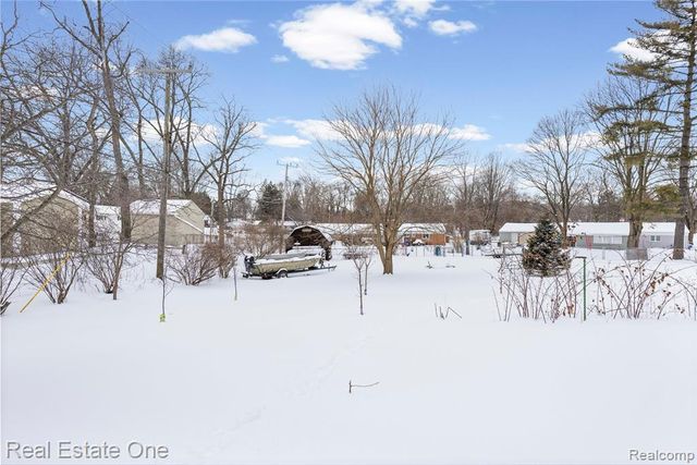 1632 Bolton Street, Walled Lake, MI 48390