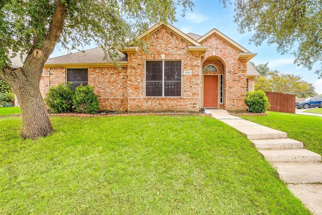 1945 Reddenson Court, Carrollton, TX 75010