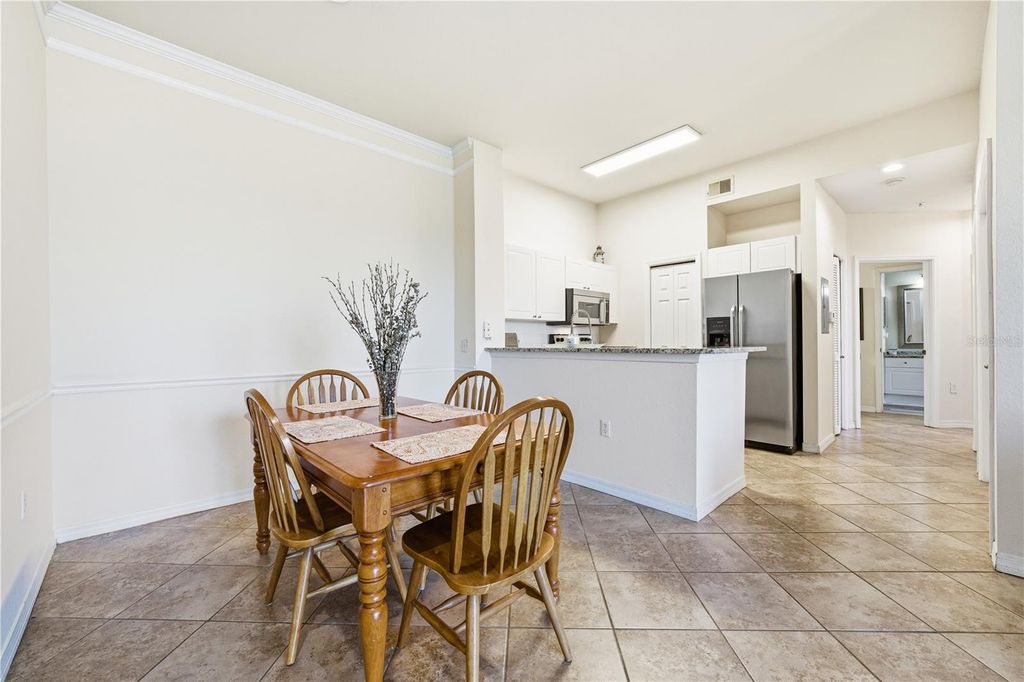 Image 11 of property listing at 5140 NORTHRIDGE ROAD 306, Sarasota, FL 34238