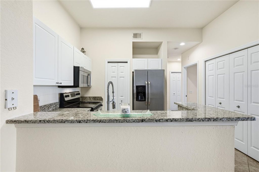 Image 13 of property listing at 5140 NORTHRIDGE ROAD 306, Sarasota, FL 34238
