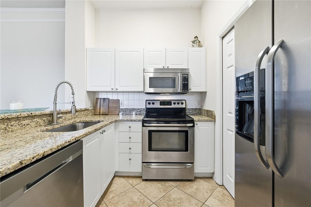 Image 15 of property listing at 5140 NORTHRIDGE ROAD 306, Sarasota, FL 34238