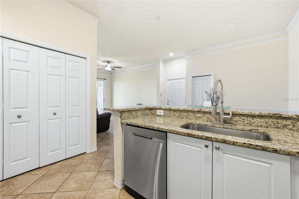 Image 17 of property listing at 5140 NORTHRIDGE ROAD 306, Sarasota, FL 34238