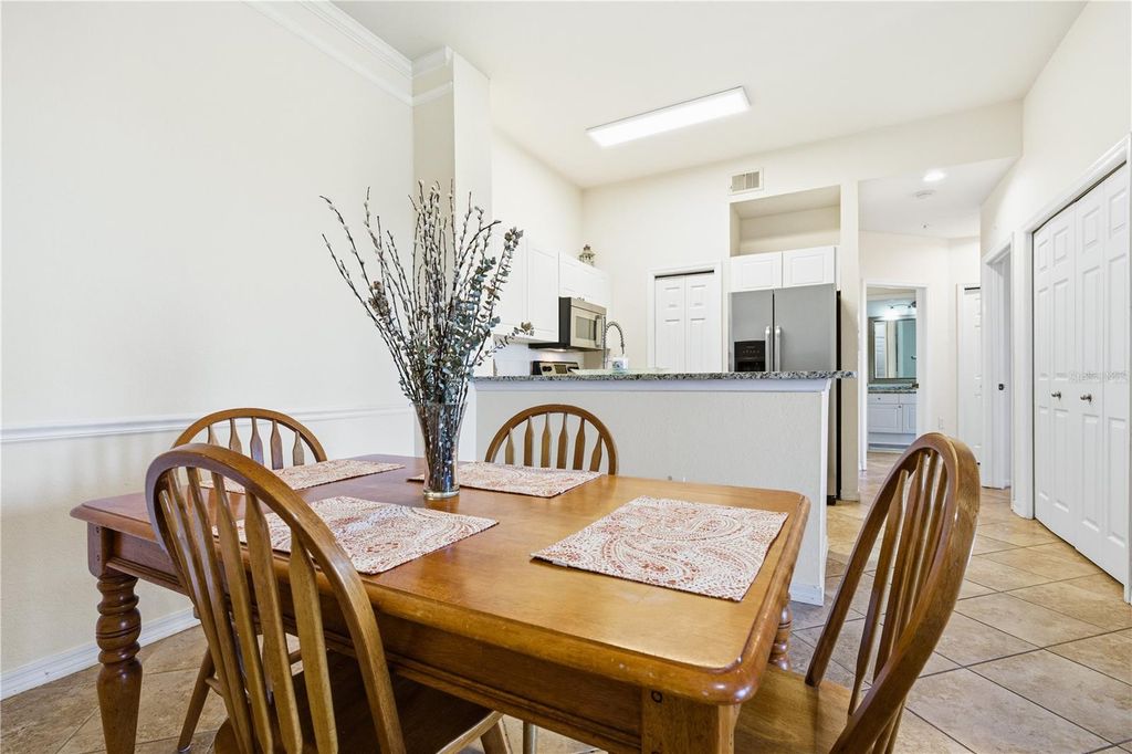 Image 3 of property listing at 5140 NORTHRIDGE ROAD 306, Sarasota, FL 34238