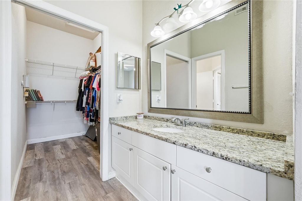 Image 25 of property listing at 5140 NORTHRIDGE ROAD 306, Sarasota, FL 34238