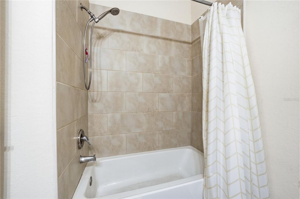 Image 28 of property listing at 5140 NORTHRIDGE ROAD 306, Sarasota, FL 34238