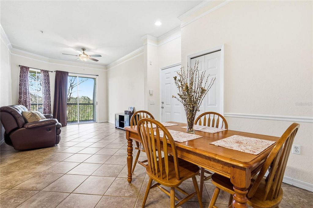 Image 7 of property listing at 5140 NORTHRIDGE ROAD 306, Sarasota, FL 34238