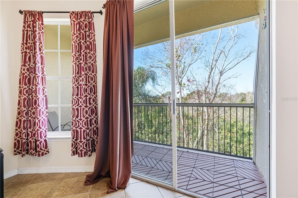 Image 8 of property listing at 5140 NORTHRIDGE ROAD 306, Sarasota, FL 34238