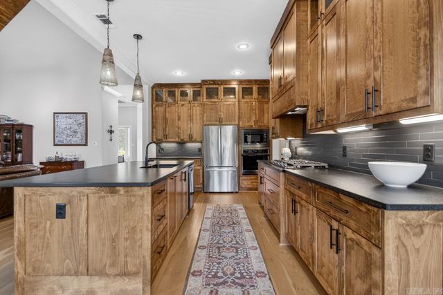 7400 Northwood Drive, Benton, AR 72019