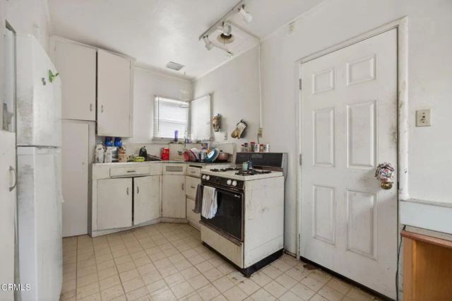 108 Barry Drive, Ventura, CA 93001