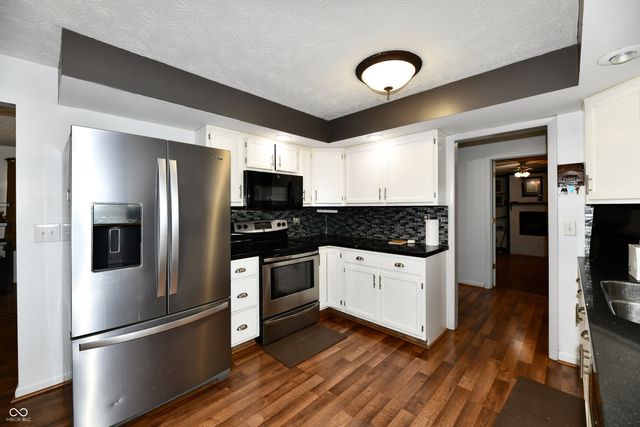 2051 N Avon, Avon, IN 46123