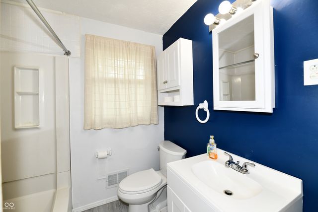 2051 N Avon, Avon, IN 46123