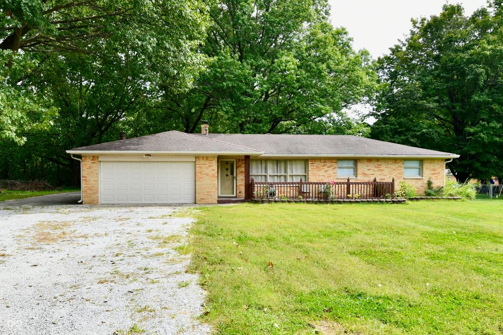 2051 N Avon, Avon, IN 46123