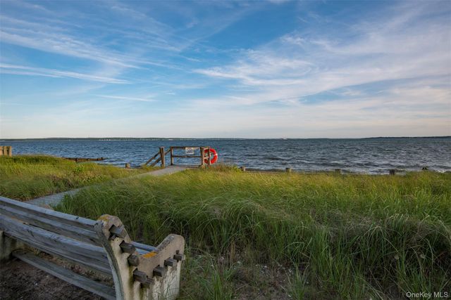 700 Gin Lane, Southold, NY 11971