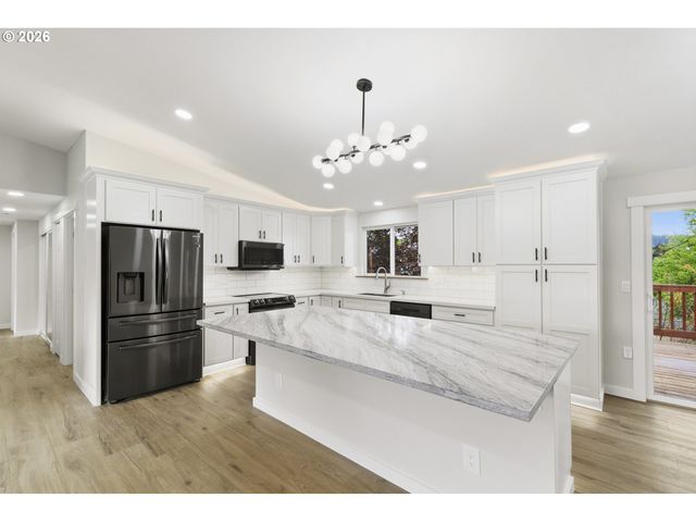 2188 Sw BINFORD LAKE Pkwy, Gresham, OR 97080