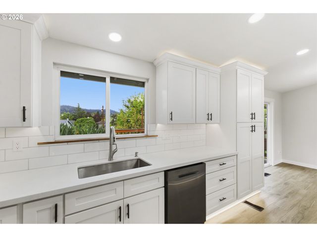 2188 Sw BINFORD LAKE Pkwy, Gresham, OR 97080