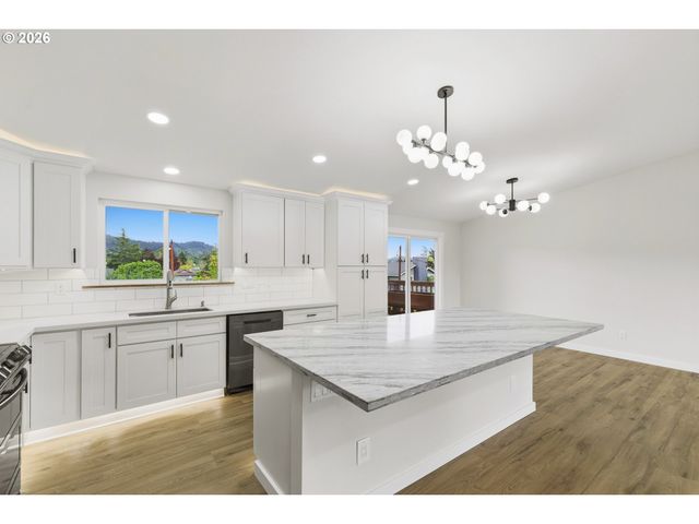 2188 Sw BINFORD LAKE Pkwy, Gresham, OR 97080